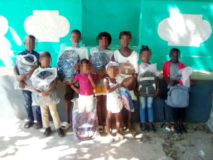 15 Timoun Pral Lekòl Gras ak yon Jès Solidarite
